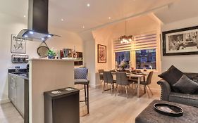 The Hepburn - Top Floor - Luxury For Up To 6 Guests Near Open Air Theatre And North Bay